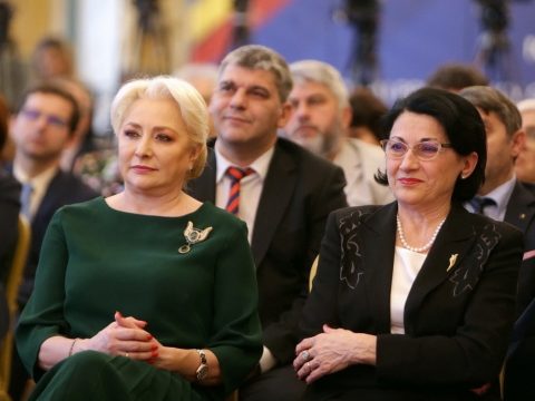 Leváltotta Ecaterina Andronescu tanügyminisztert a kormányfő