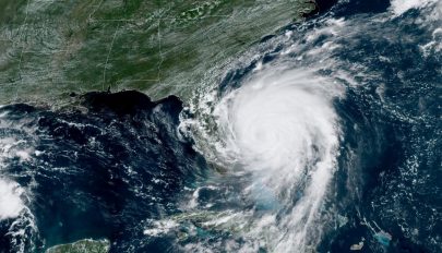 Példátlan áradásokkal csaphat le a Dorian hurrikán az amerikai keleti partokon