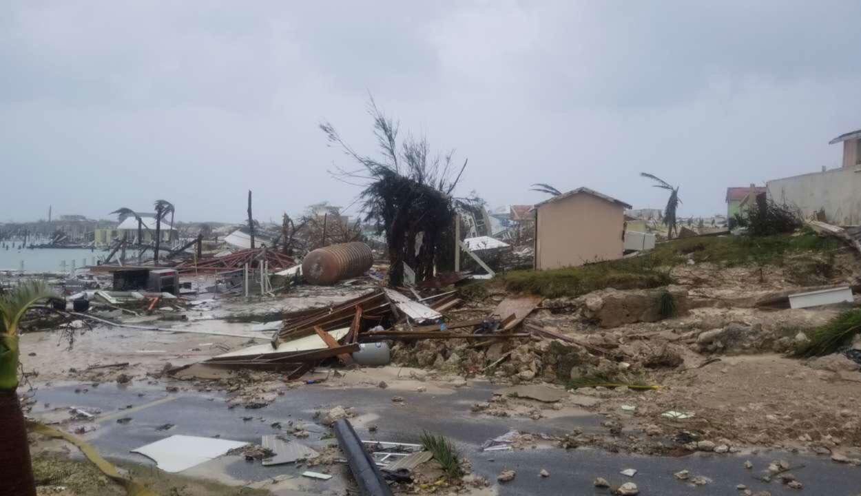 Már öt halálos áldozata van a Florida felé tartó Dorian hurrikánnak