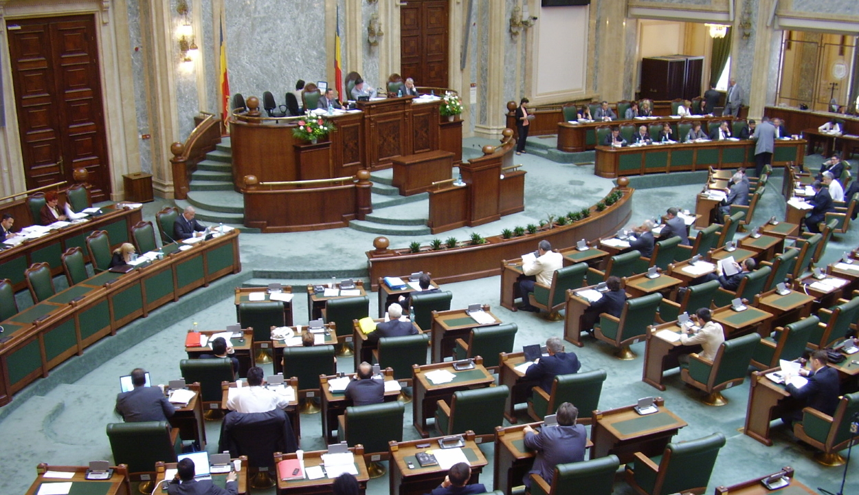 115 törvénytervezetet fogadott el hallgatólagosan a szenátus hétfői ülésén