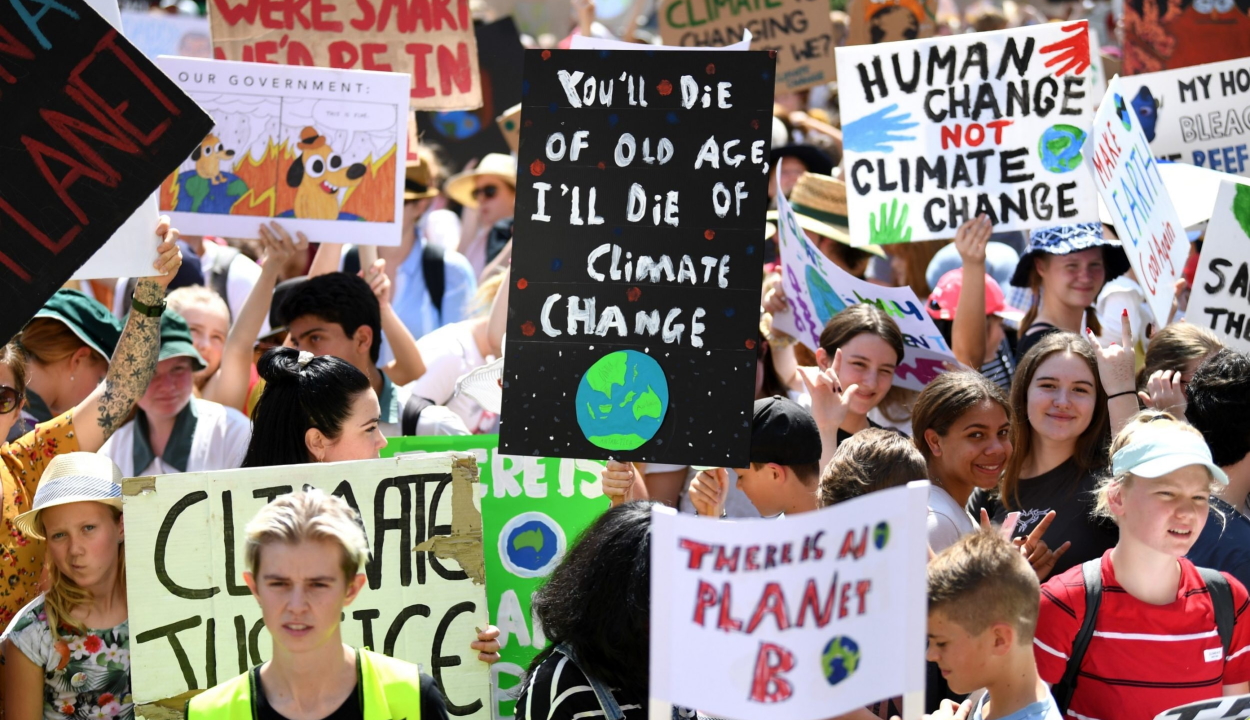 Százezrek vonultak utcára Ausztráliában a klímavédelem jegyében