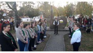 Csősz Csongor diák mondott verset Kovásznán