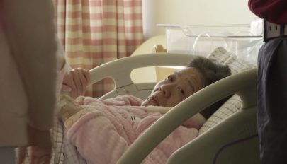 Egy 67 éves asszony vált Kína legidősebb kismamájává