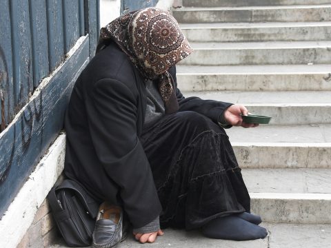 Minden ötödik ember küzd a szegénységgel az EU-ban