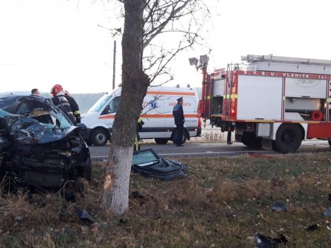 Súlyosan megsérült egy nő Hargita megyében, miután nekiütközött kocsijával egy lónak