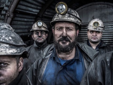 Sürgősségi kormányrendelettel oldják meg a Zsil-völgyi bányászok helyzetét