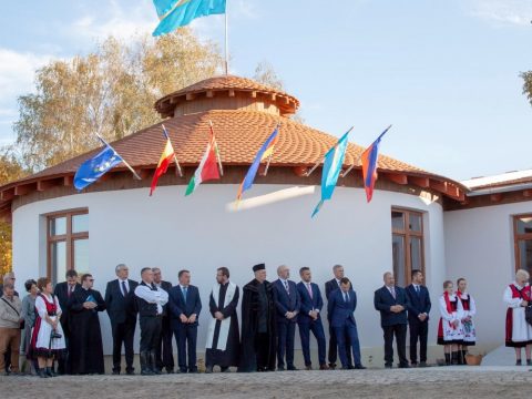 Emlékházavatással ünnepelték a magyar-székely összetartozás napját Agyagfalván