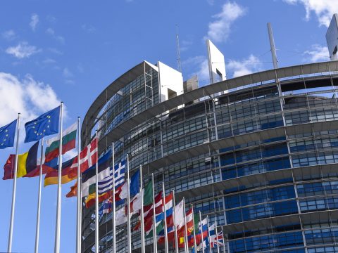 Az EP szerint hiba, hogy nem kezdődnek csatlakozási tárgyalások Albániával és Észak-Macedóniával