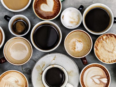 A túlzott kávéfogyasztás csökkentheti az agytérfogatot és növelheti a demencia kockázatát