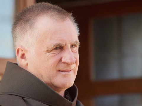 Böjte Csaba ferences szerzetes vezeti a bűnbánati zarándoklatot