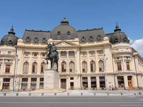 A bukaresti egyetem központi könyvtárában lesz Johannis választási vitája