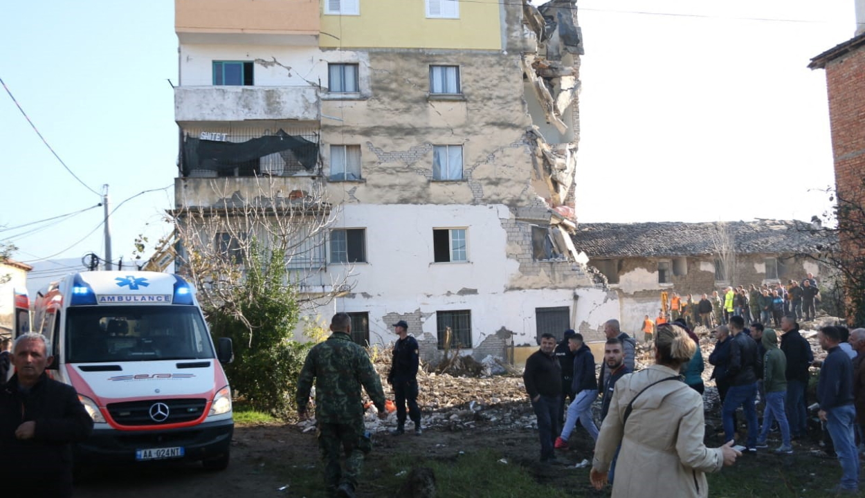 A román katasztrófavédelem is segíti az albániai földrengés áldozatainak mentését