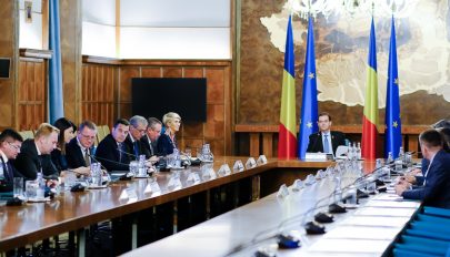 Év végéig meghosszabbíthatják a helyi választott tisztségviselők mandátumát