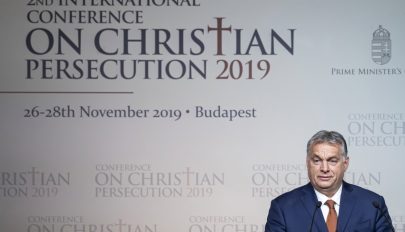 Orbán: Európát csak az mentheti meg, ha visszatalál keresztény identitásához