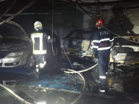 Evakuáltak egy bukaresti bevásárlóközpontot, miután tűz ütött ki a földalatti parkolóban