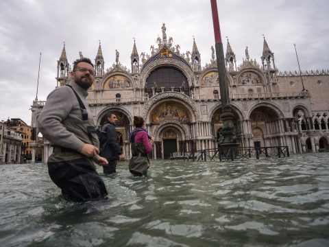 Végzetes károkat okozott a tengervíz a velencei Szent Márk-székesegyházban