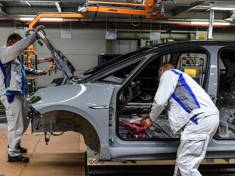 Románia elcsábítaná a Volkswagen Törökországba tervezett üzemét
