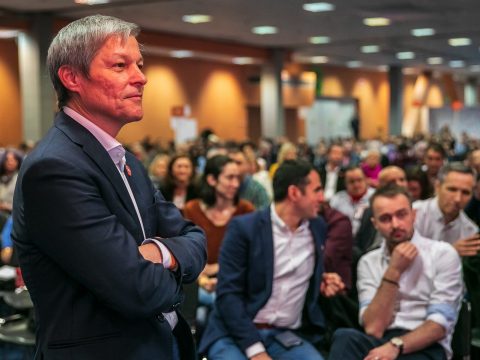 Újraválasztották Dacian Cioloșt a PLUS elnöki tisztségébe