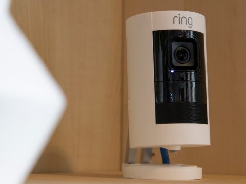 Egyre gyakrabban törik fel hekkerek az otthoni biztonsági kamerákat