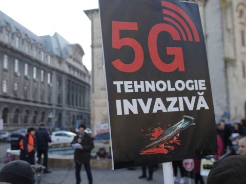 Az 5G hálózat bevezetése ellen tiltakoztak Bukarestben