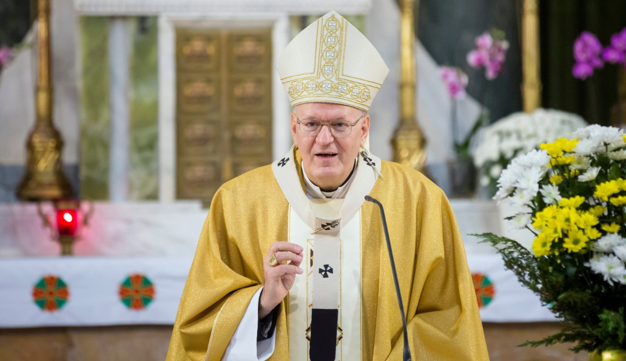 Bukarestben mutatott be magyar nyelvű szentmisét Erdő Péter bíboros