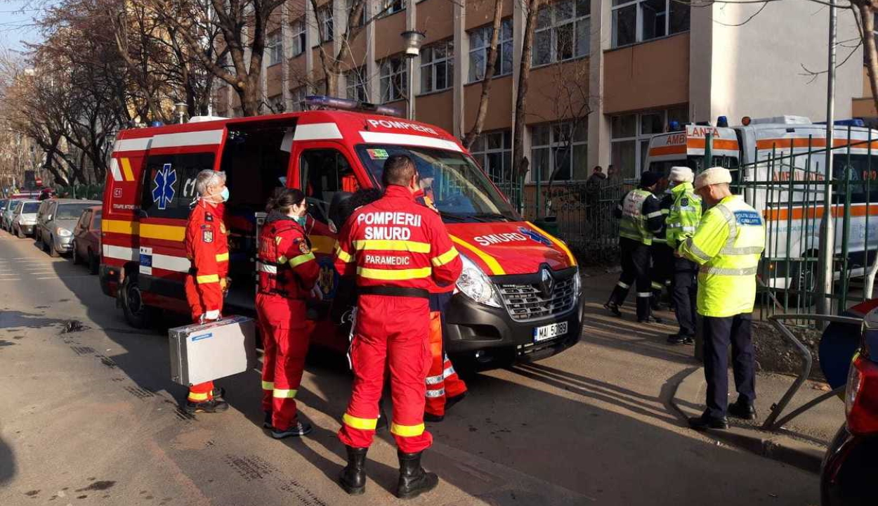 FRISSÍTVE: Evakuáltak egy bukaresti iskolát, miután több diák rosszullétre panaszkodott