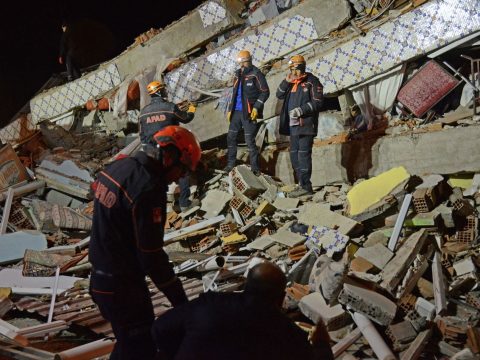 Erős földrengés rázta meg Délkelet-Törökországot