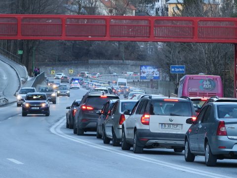 Már nagy a forgalom a Prahova völgyében