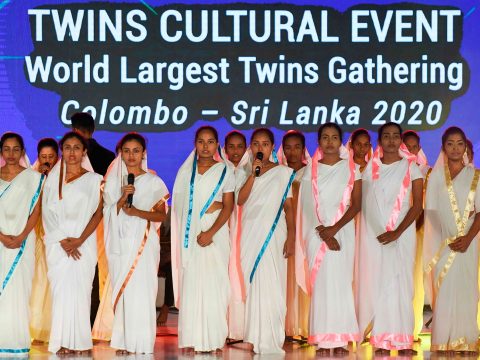 Túl sokan mentek el a világrekord-kísérlet miatt az ikertalálkozóra Sri Lankán