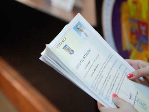 Csaknem 300 ezer külföldi kapott román állampolgárságot az elmúlt öt évben