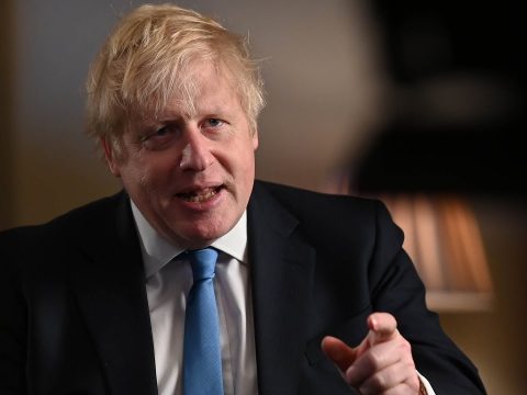 Kórházba szállították a koronavírussal fertőzött brit miniszterelnököt