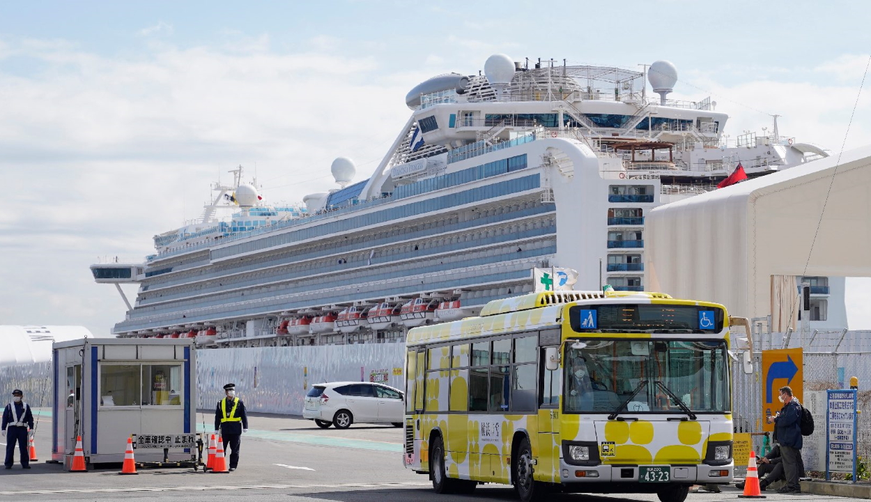 Koronavírus: elhagyhatják az utasok a Diamond Princess üdülőhajót