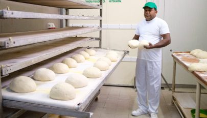 Ditró: kibékült a Srí Lanka-i munkavállalókat alkalmazó pékség a tiltakozókkal