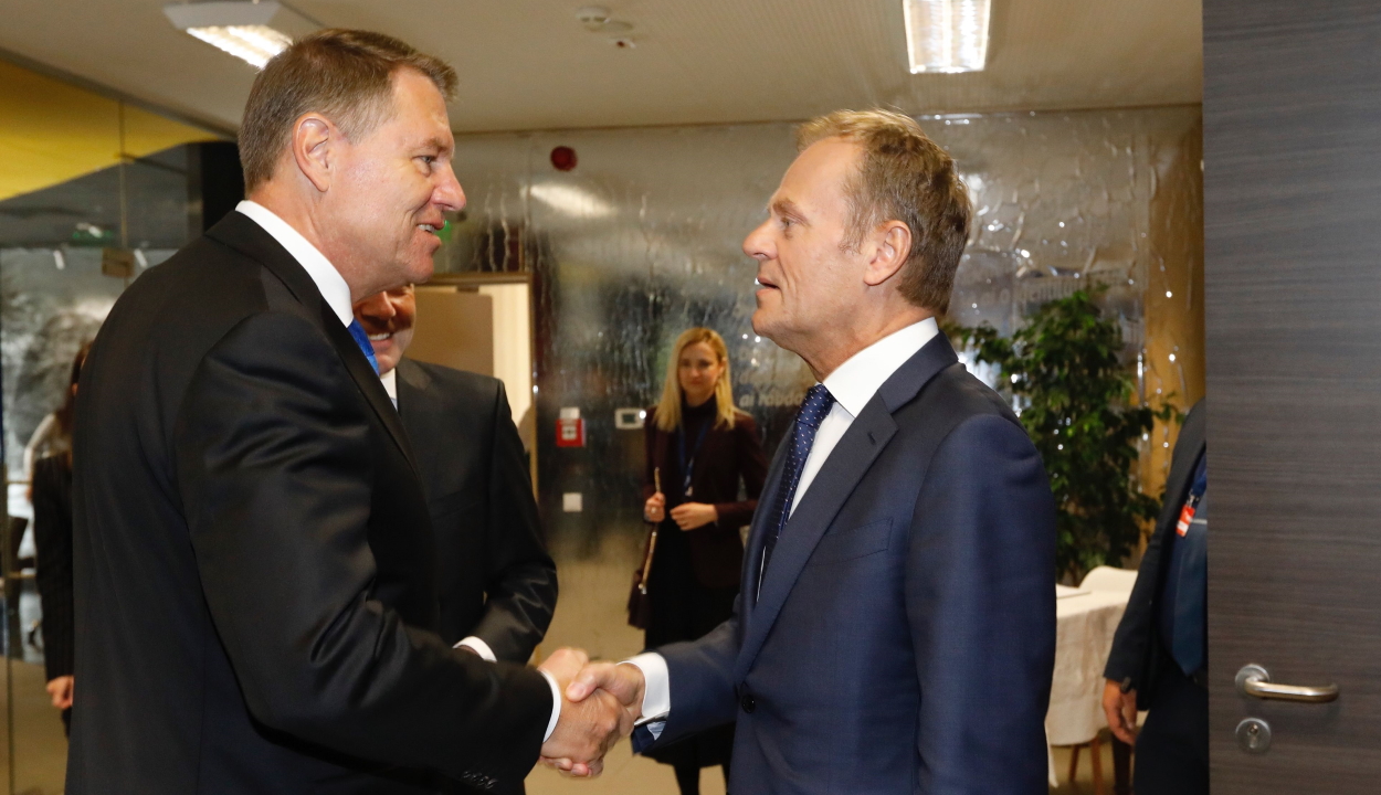 Az EMSZ felkérte Donald Tusk EPP-elnököt, hogy lépjen fel „Klaus Iohannis gyűlöletbeszéde ellen”