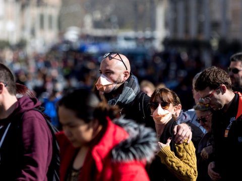 Miért hal meg több férfi, mint nő koronavírusban?