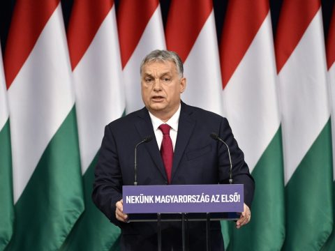 Orbán Viktor: Magyarország nem létezhet a határon túli magyar közösségek nélkül