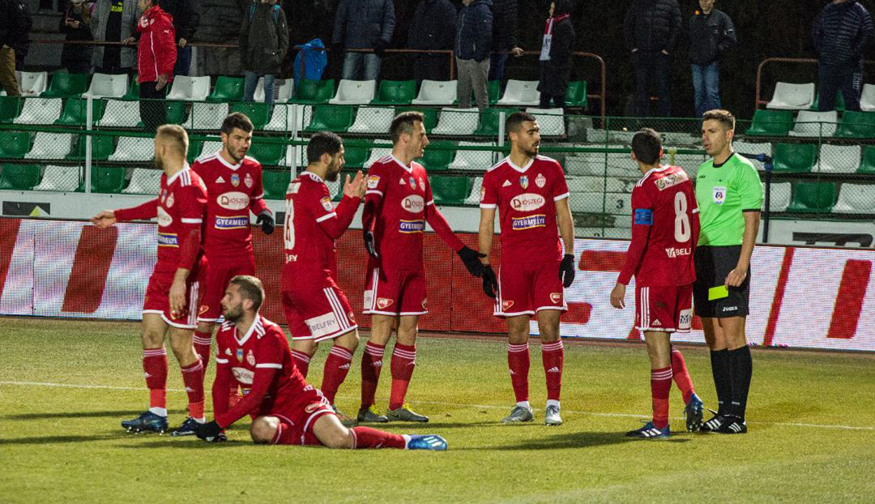 Sok a kérdőjel a futballban