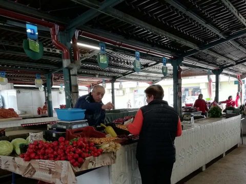 Katonai rendelet fog intézkedni a kistermelői piacok újranyitásáról