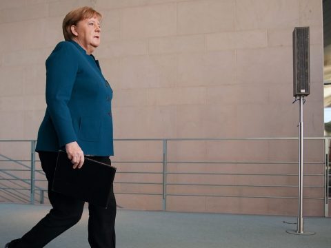 Házi karanténba vonul Angela Merkel