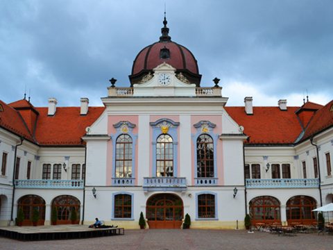 Költözés Gödöllőre, Sissi kedvenc városába