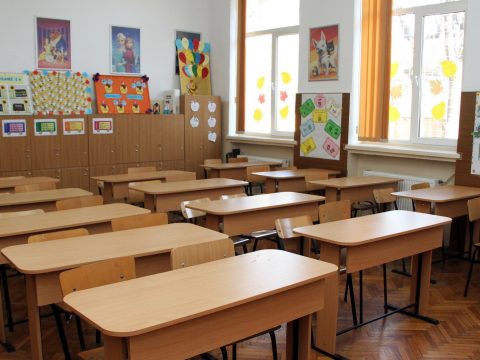 100 millió eurós kölcsönt vesz fel iskolafelújításra Románia