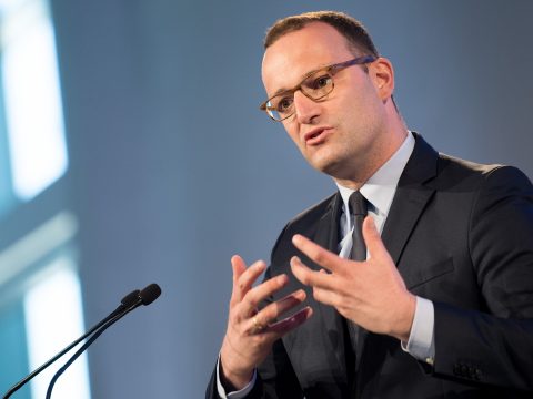 Német egészségügyi miniszter: a határok lezárása nem állítja meg a vírust