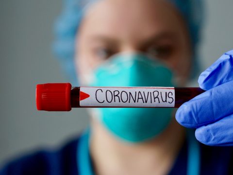 3302 új koronavírusos megbetegedést jelentettek 20.707 teszt elvégzése nyomán