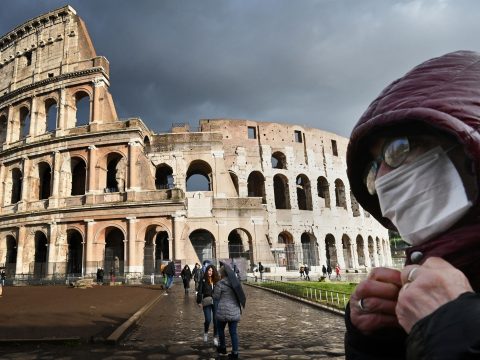 Koronavírus: átlépte az ezret a halottak száma Olaszországban