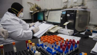 Román kutatók: a mostani már nem a vuhani koronavírus, ez sokkal fertőzőbb, viszont szelídebb