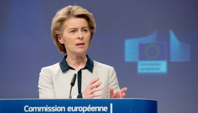 Von der Leyen: az omikron variáns ádáz tempóban terjed