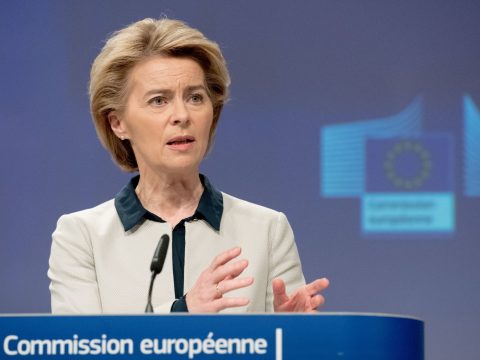 Von der Leyen: az EU elfüggeszti az államháztartási hiányra vonatkozó szabályokat