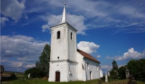 A karatnai református templom. A községvezetés mind az öt templomra figyelmet fordított