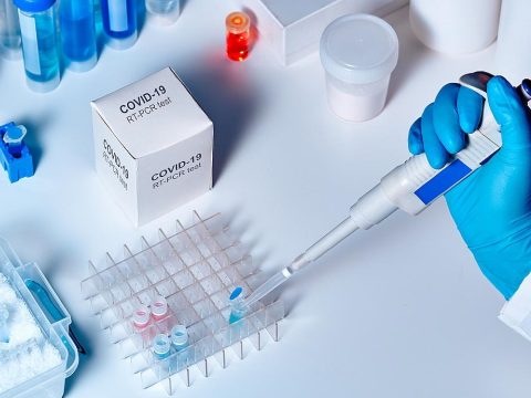 Óriáscég támogatja a megyei egészségügyet