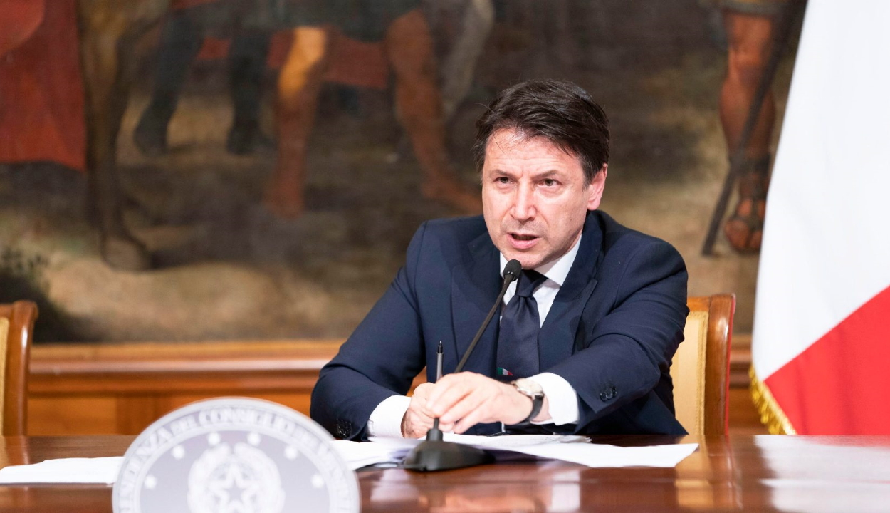 Az olasz miniszterelnök bemutatta országa újraindulásának forgatókönyvét